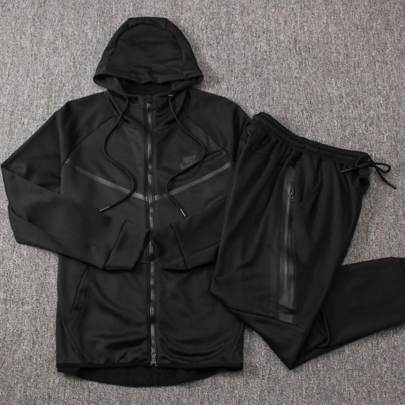 Nike Tracksuit - Picture 1 of 1